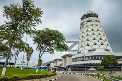 The control tower and terminal of Robert Gabriel Mugabe International Airport.
